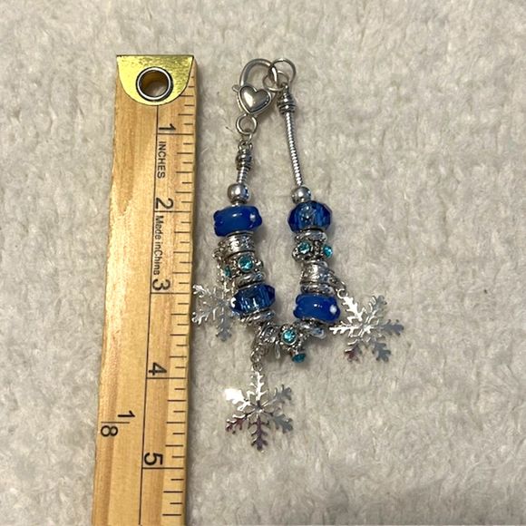 Silver Tone Blue Faceted Beads Snowflakes Charm Bracelet - Picture 5 of 5